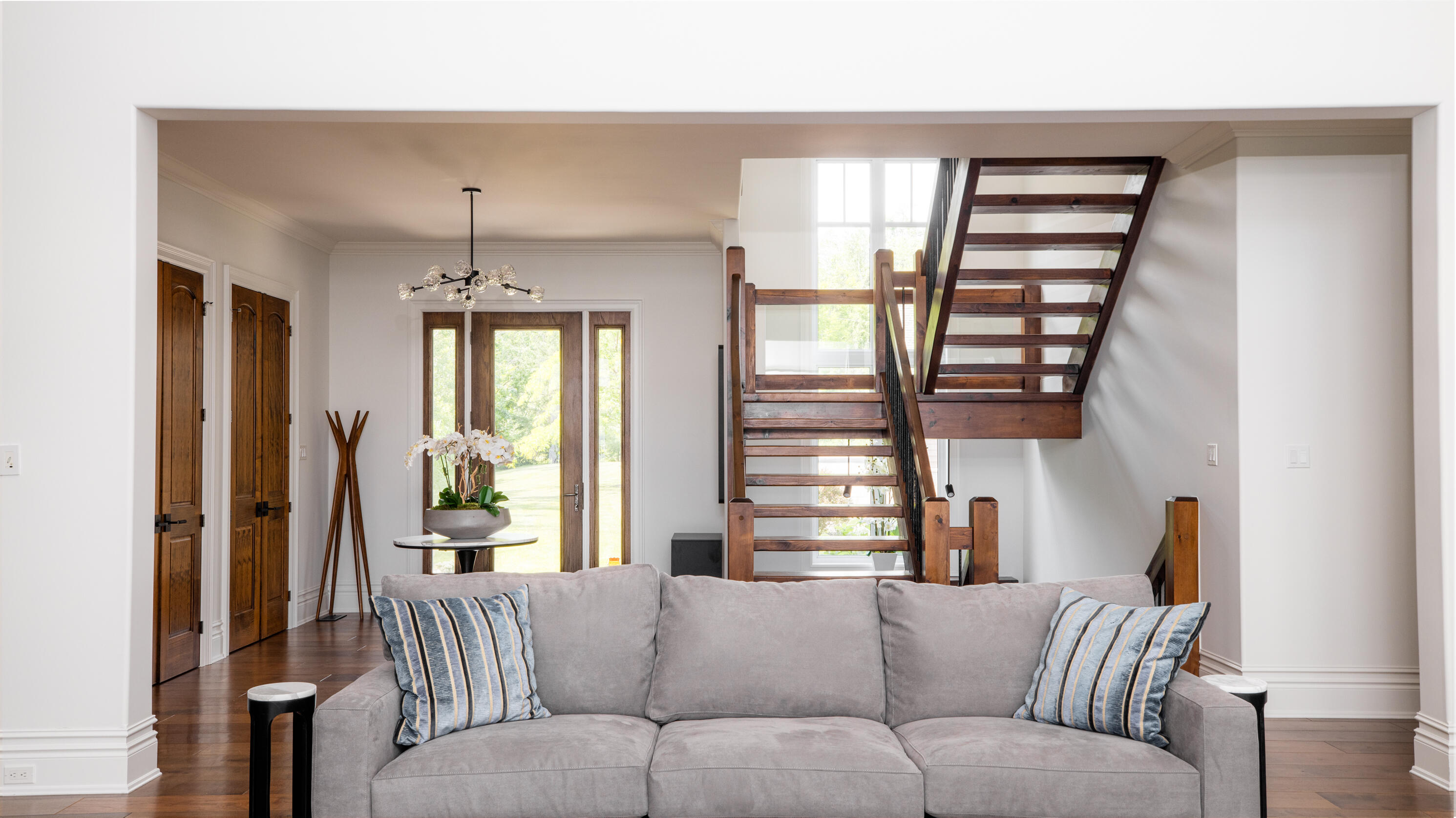 Living Room look onto front entrance Living Room look onto front entrance